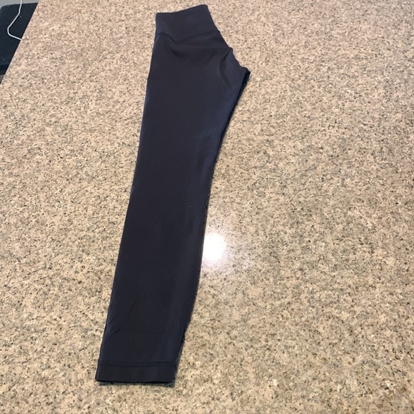 Blk Lululemon Leggings Size 6 - Picture 3 of 3